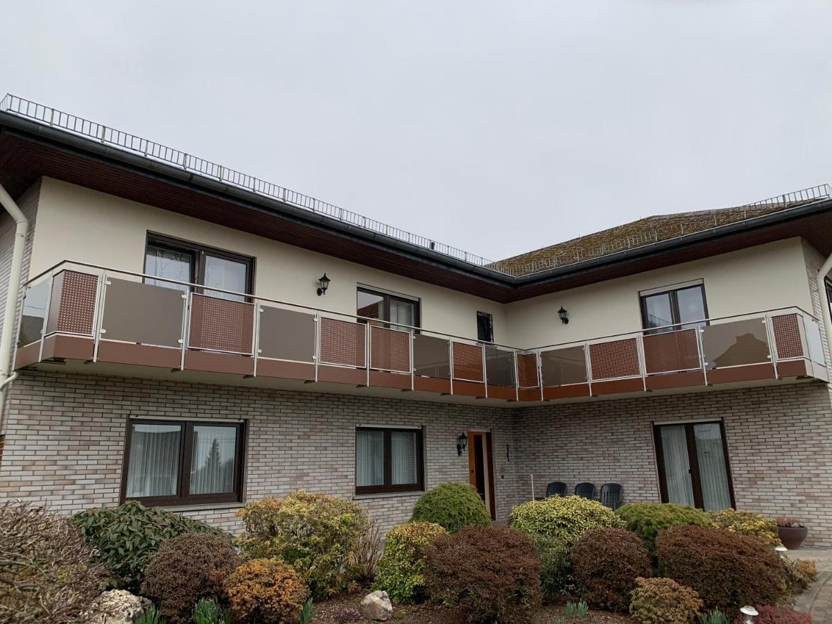 Strassenhaus Ferienwohnungjahrsfeld מראה חיצוני תמונה
