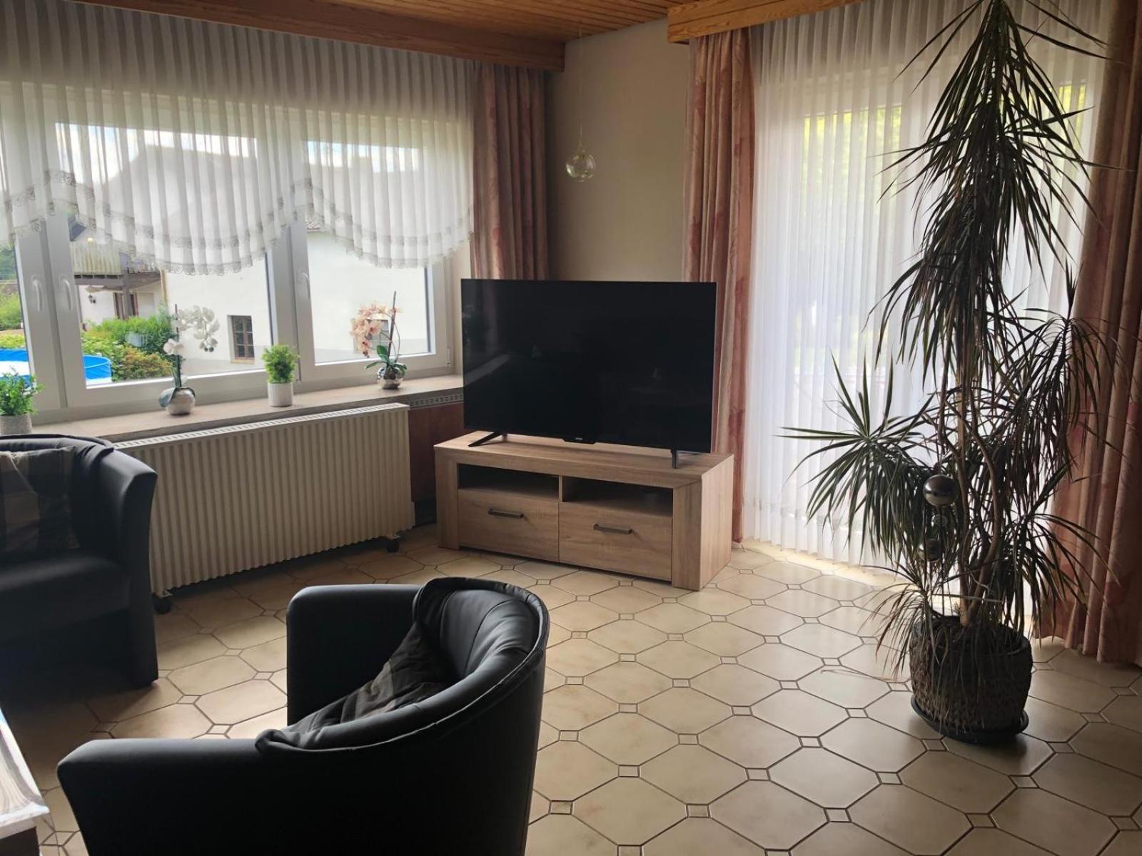Strassenhaus Ferienwohnungjahrsfeld מראה חיצוני תמונה
